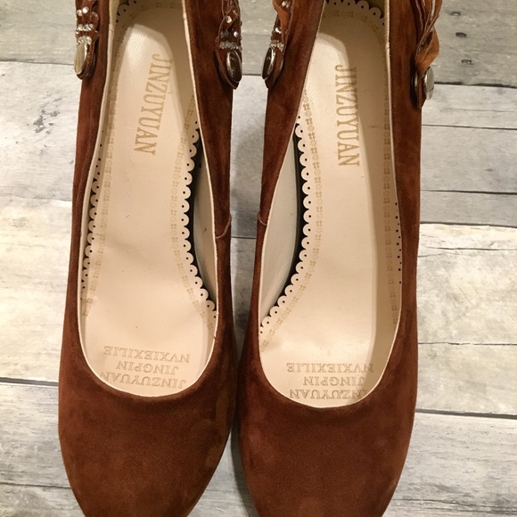 Jingpin soft leather embellished heels (new) - Picture 8 of 8